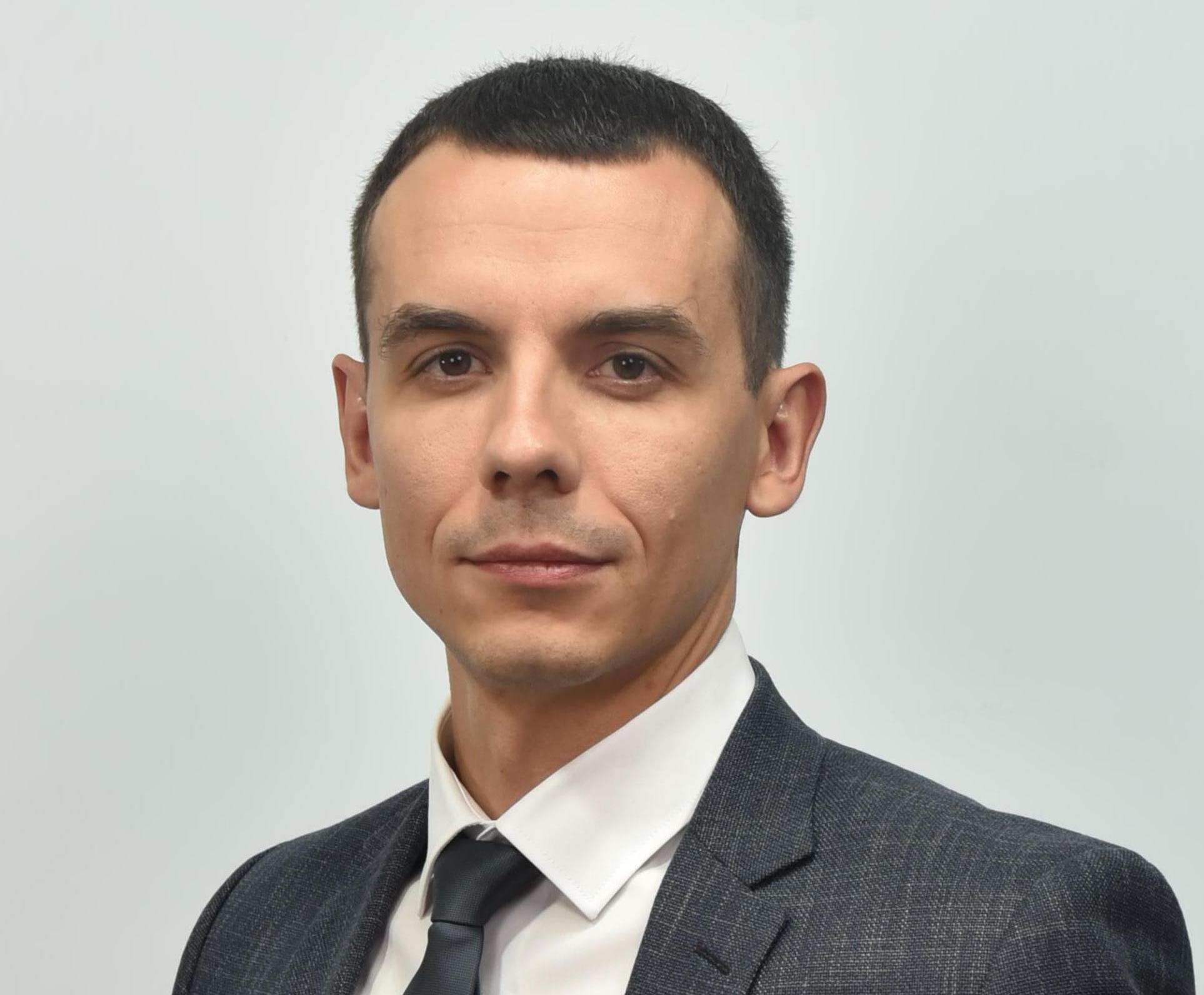 Александр Елизаров